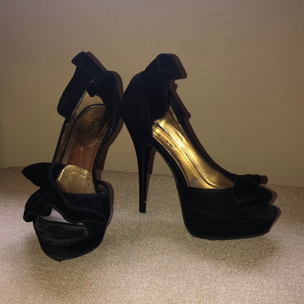Sexy black HIGH Heels!!